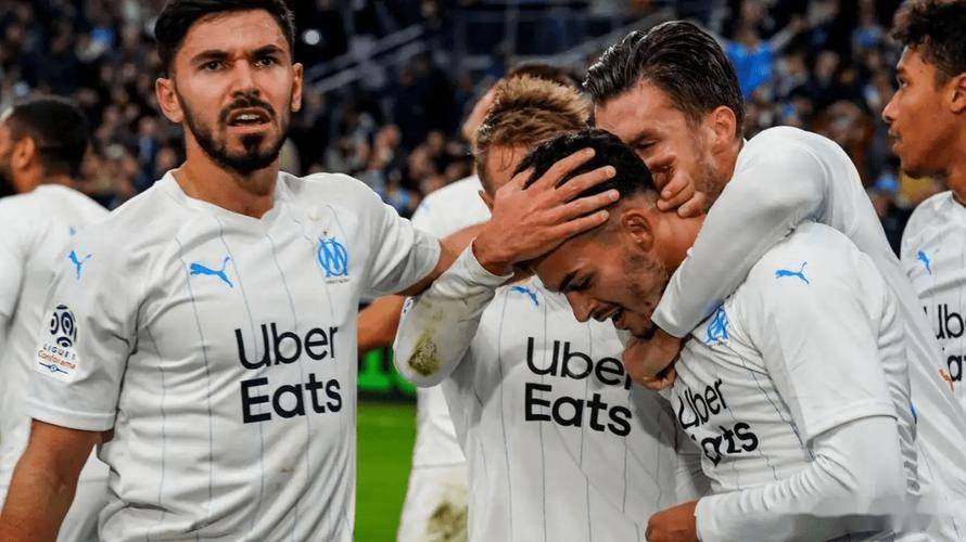 法甲前瞻:斯特拉斯堡主场对决马赛,中游黑马的主场狂欢与欧战劲旅的双线考验